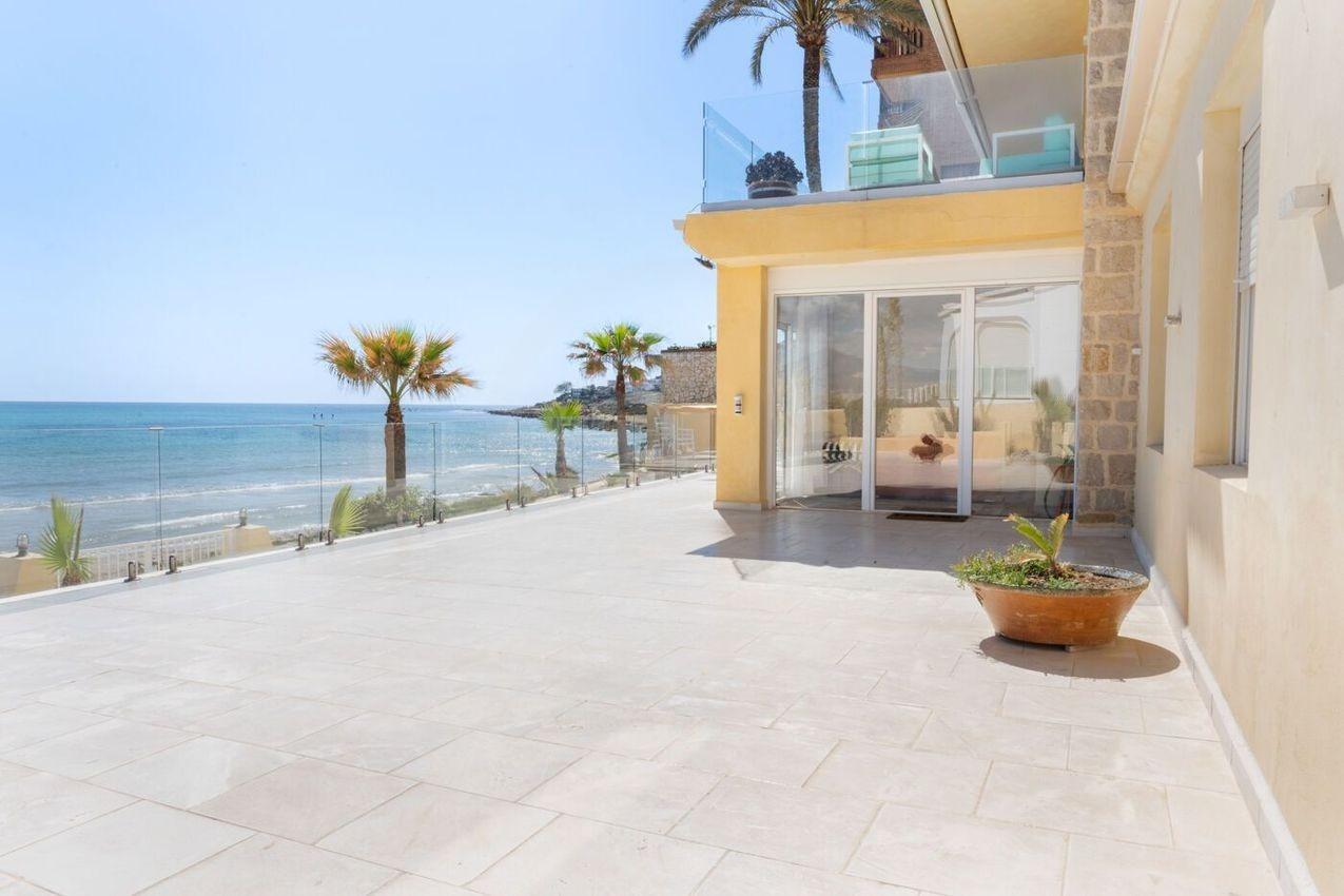 2-25-126 LUXURY VILLA OP HET ZAND IN CABO DE LAS HUERTAS