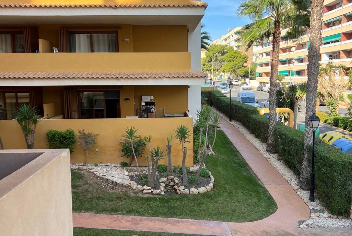 La Entrada ! Enorme apartamento en una de las mejores zonas de Costa Blanca !