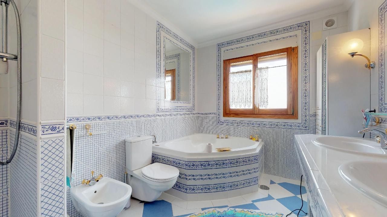 EXCLUSIEVE VILLA TE KOOP IN CALPE MET MARVELLOUS ZEEZICHTEN