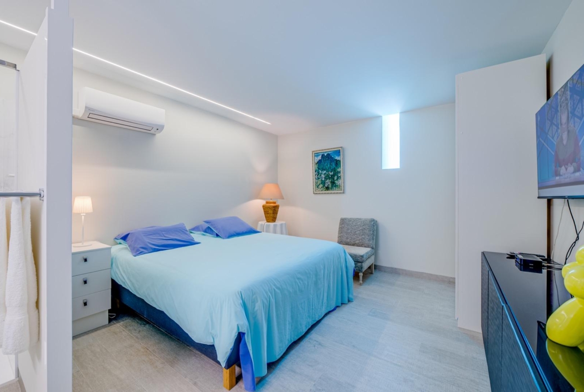 LUXURY VILLA FOR A LARGE FAMILY IN FINESTRAT