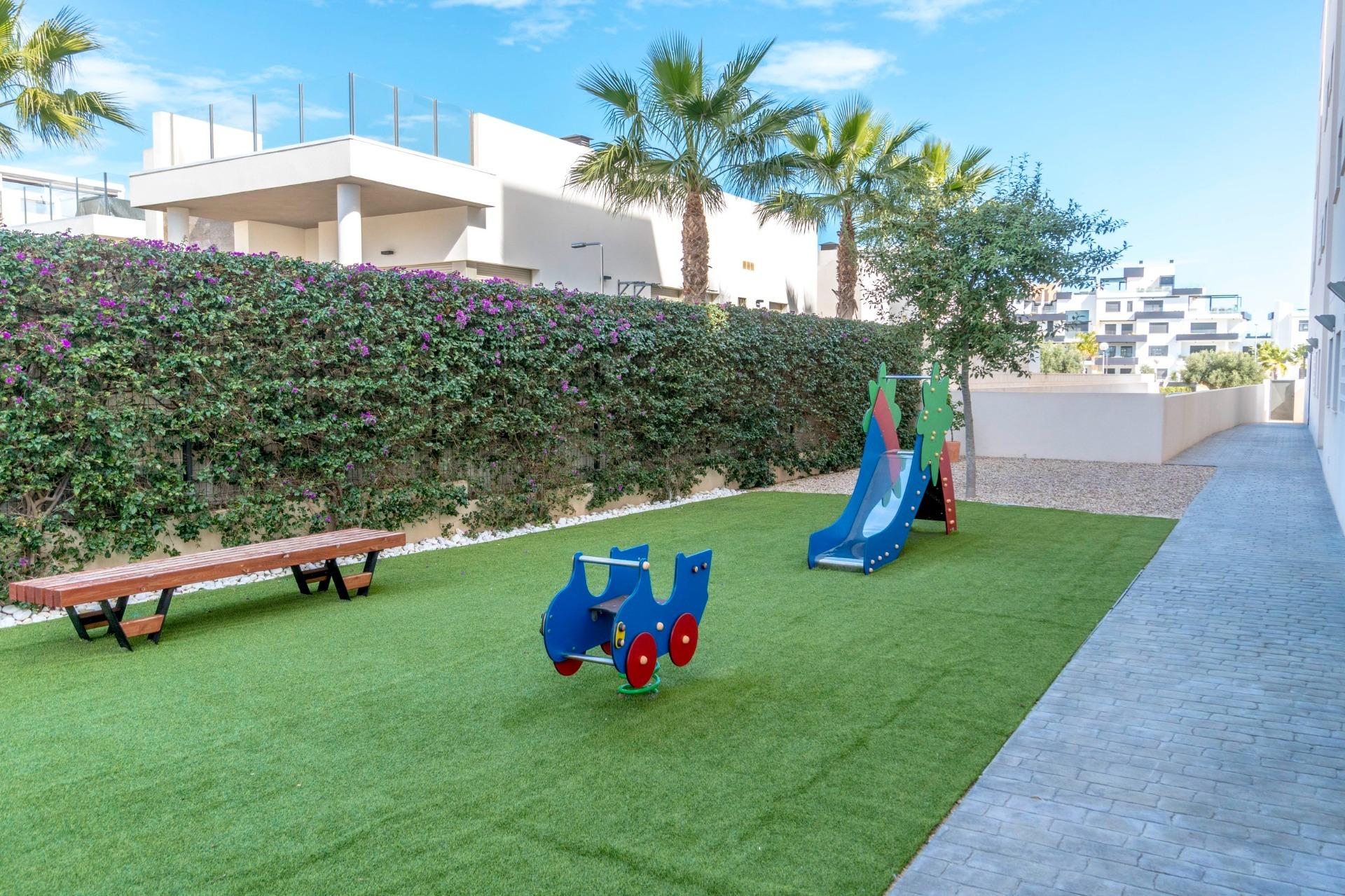 ESPECTACULAIR APPARTAMENTO CON LICENCIA TURISTICA. 2 DORM. 2 BAÑOS. GARAJE+TRASTERO. PISCINA.