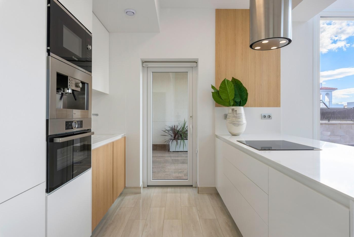 OBRA NUEVA EN LOS MONTESINOS. VILLAS DE LUJO. 3 DORM. 3 BAÑOS. PARCELA 200M2. PISCINA PROPIA.