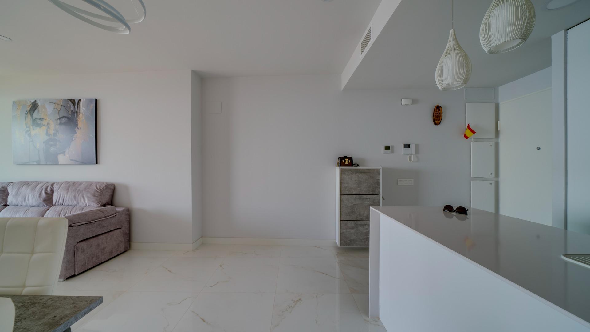 Exclusivo Piso en la Cala de Benidorm con Vistas al Mar