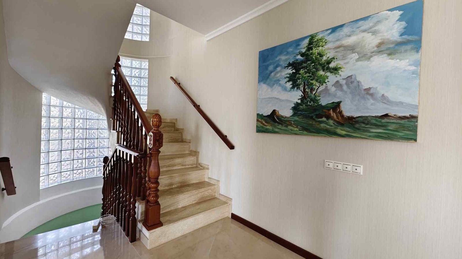 VILLA EN CIUDQUESADA. CON PISCINA PRIVADA. PARCELA 850M2. CASA 364 M2.