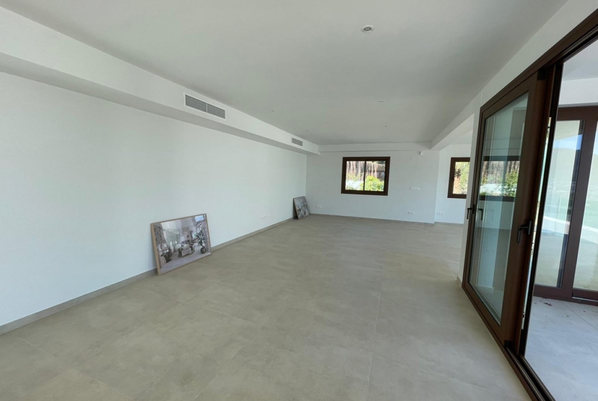 LUXURY VILLA IN ALTEA