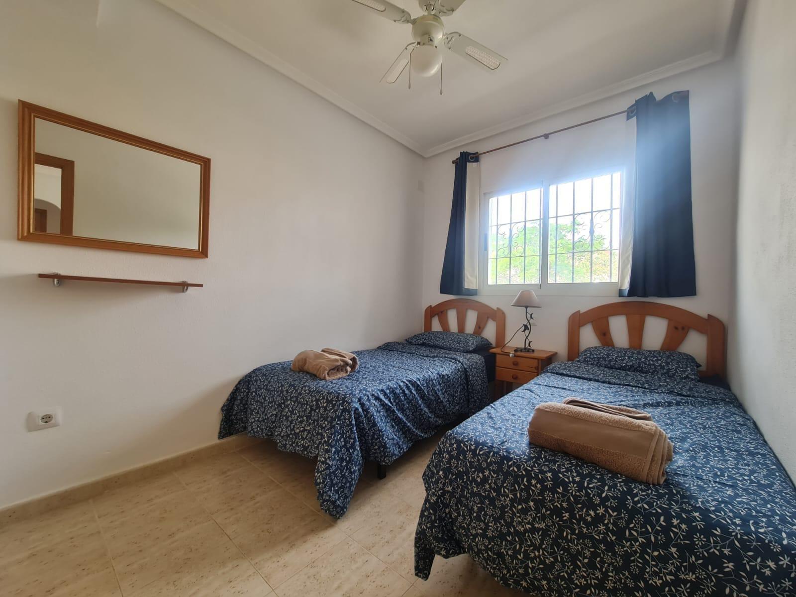 BUNGALOW PLANTA ALTA CON SOLÁRIUM EN ORIHUELA COSTA, ZENIAMAR I.