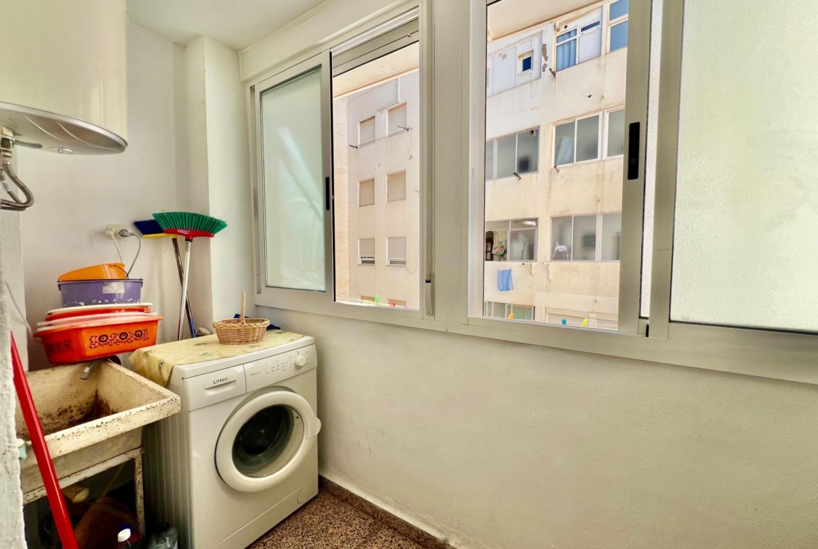 ESPACIOSO APARTAMENTO DE 3 HABITACIONES + PARKING + TRASTERO EN PLANTA 7 CON VISTAS AL MA