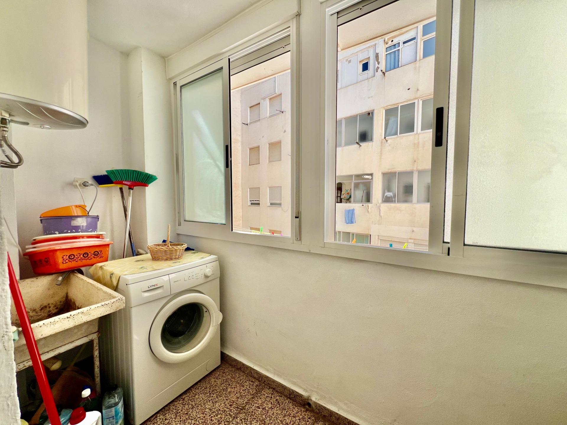 ESPACIOSO APARTAMENTO DE 3 HABITACIONES + PARKING + TRASTERO EN PLANTA 7 CON VISTAS AL MA