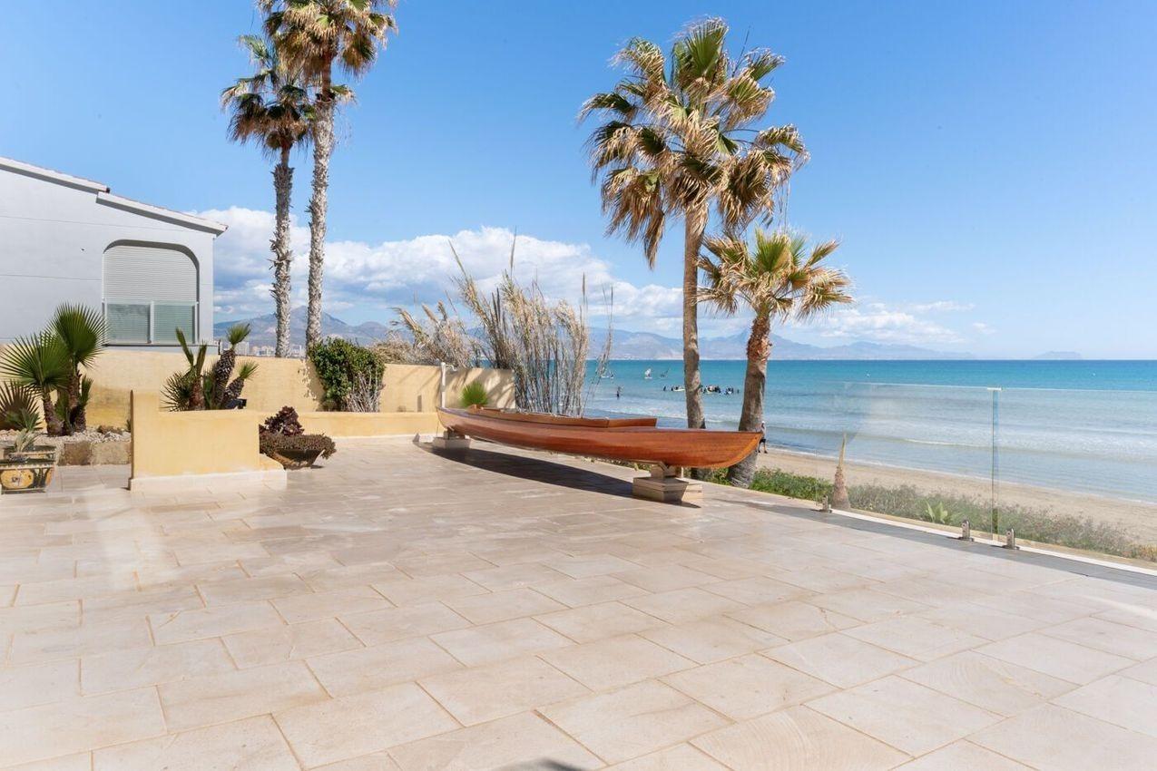 2-26-121 LUXURY VILLA OP HET ZAND IN CABO DE LAS HUERTAS