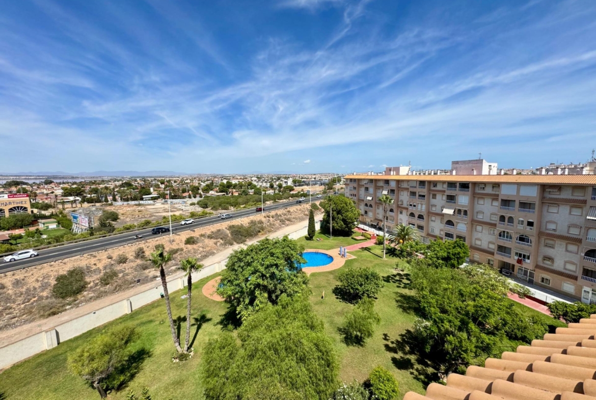 Penthouse in Torrevieja with South Orientation