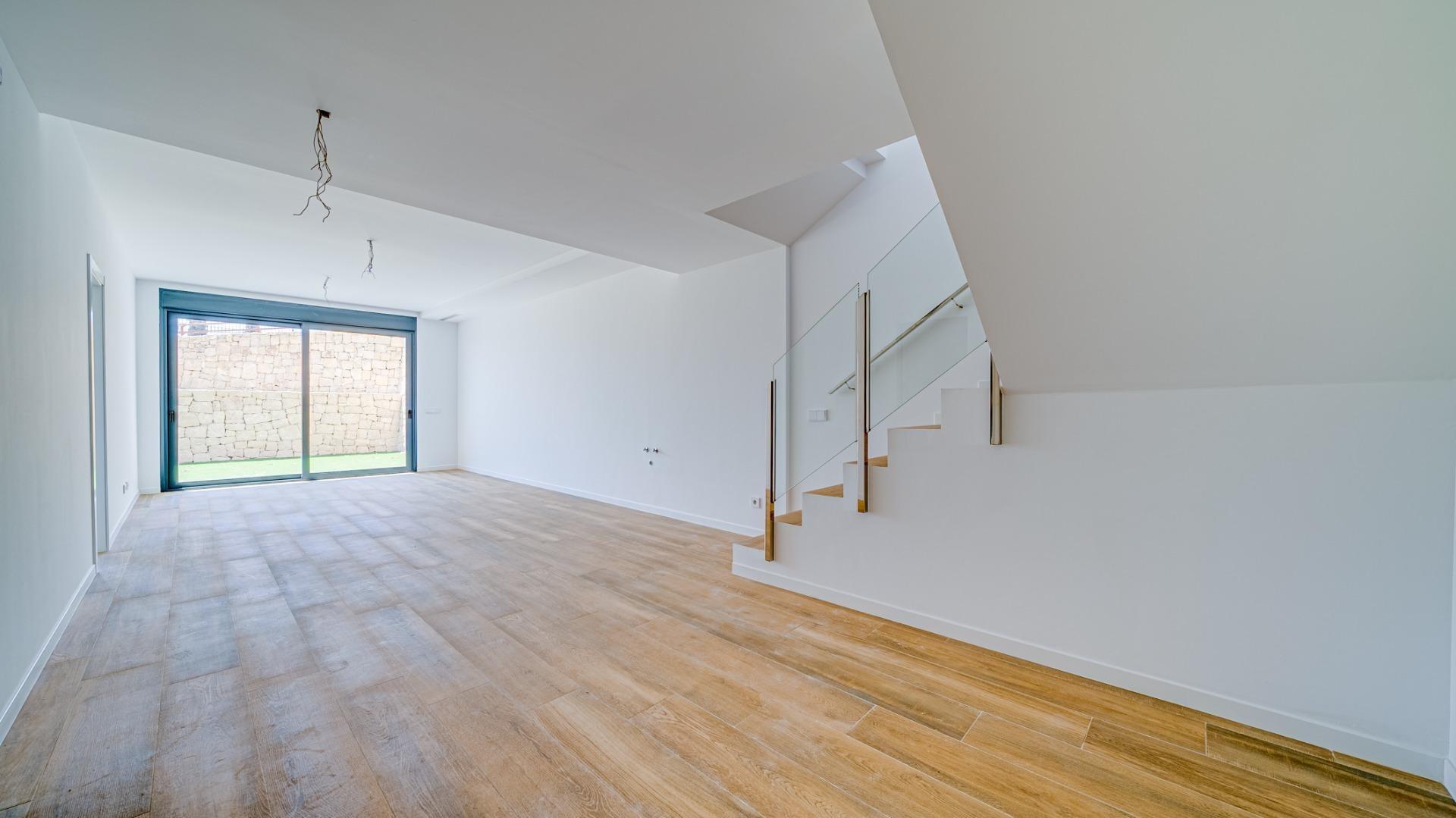 2-26-20 New spacious duplex in Finestrat.