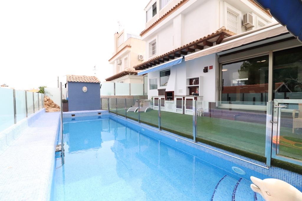 Lomas de Don Juan beautiful Villa in front of a natural park