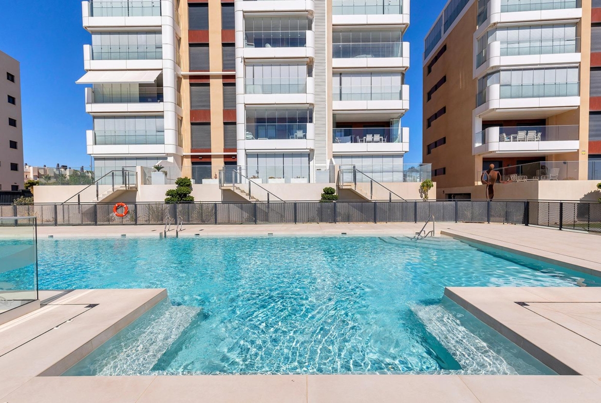 APARTAMENTO CON VISTAS AL MAR EN MIL PALMERAS. 2 DORM. 2 BAÑOS. GARAJE+TRASTERO. TERRAZA 20 M2.