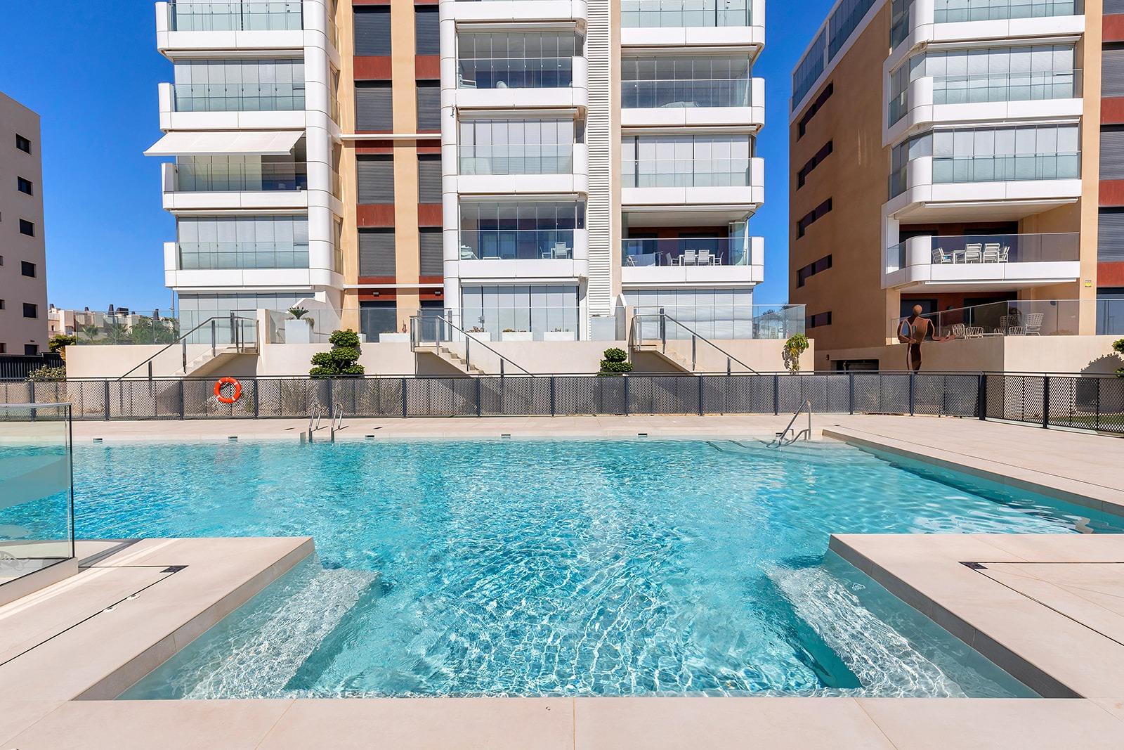 2-26-48 APARTAMENTO CON VISTAS AL MAR EN MIL PALMERAS. 2 DORM. 2 BAÑOS. GARAJE+TRASTERO. TERRAZA 20 M2.
