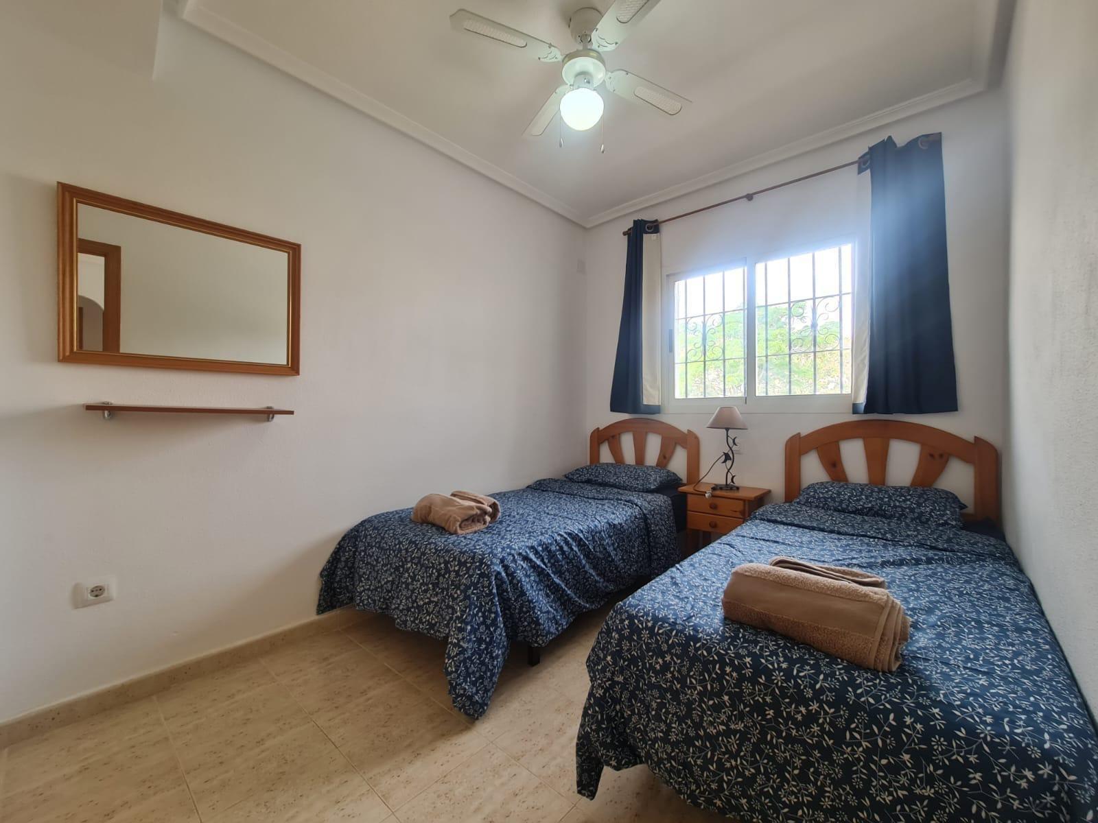 BUNGALOW PLANTA ALTA CON SOLÁRIUM EN ORIHUELA COSTA, ZENIAMAR I.