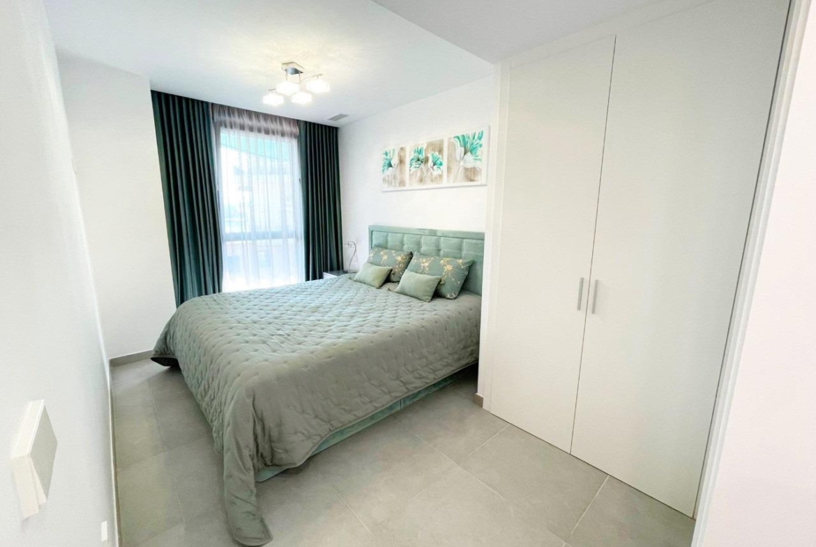 Moderne nieuwe appartementen aan de oevers van de Middellandse Zee
