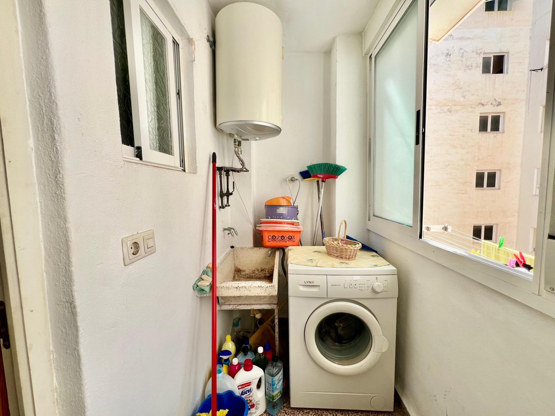 ESPACIOSO APARTAMENTO DE 3 HABITACIONES + PARKING + TRASTERO EN PLANTA 7 CON VISTAS AL MA