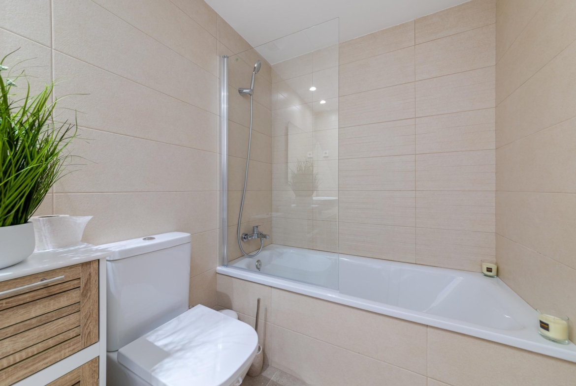 SPECTACULAR NEW LARGE APARTMENT WITH SEA AND MOUNTAIN VIEWS IN CALPE