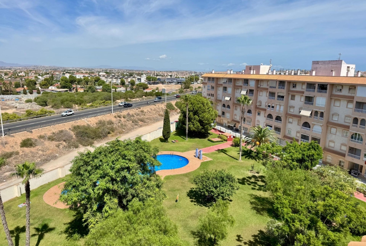 Penthouse in Torrevieja with South Orientation