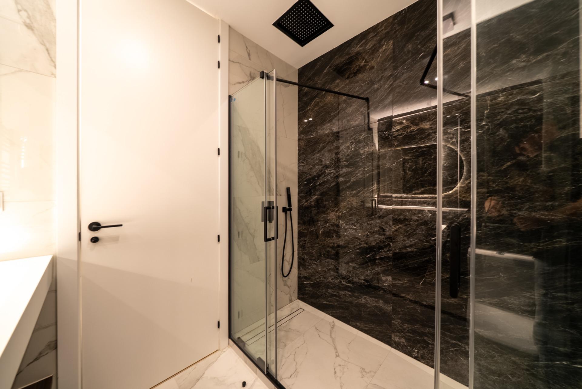 ELEGANT REFURBISHED APARTMENT IN RECOLETOS NEIGHBORHOOD, MADRID