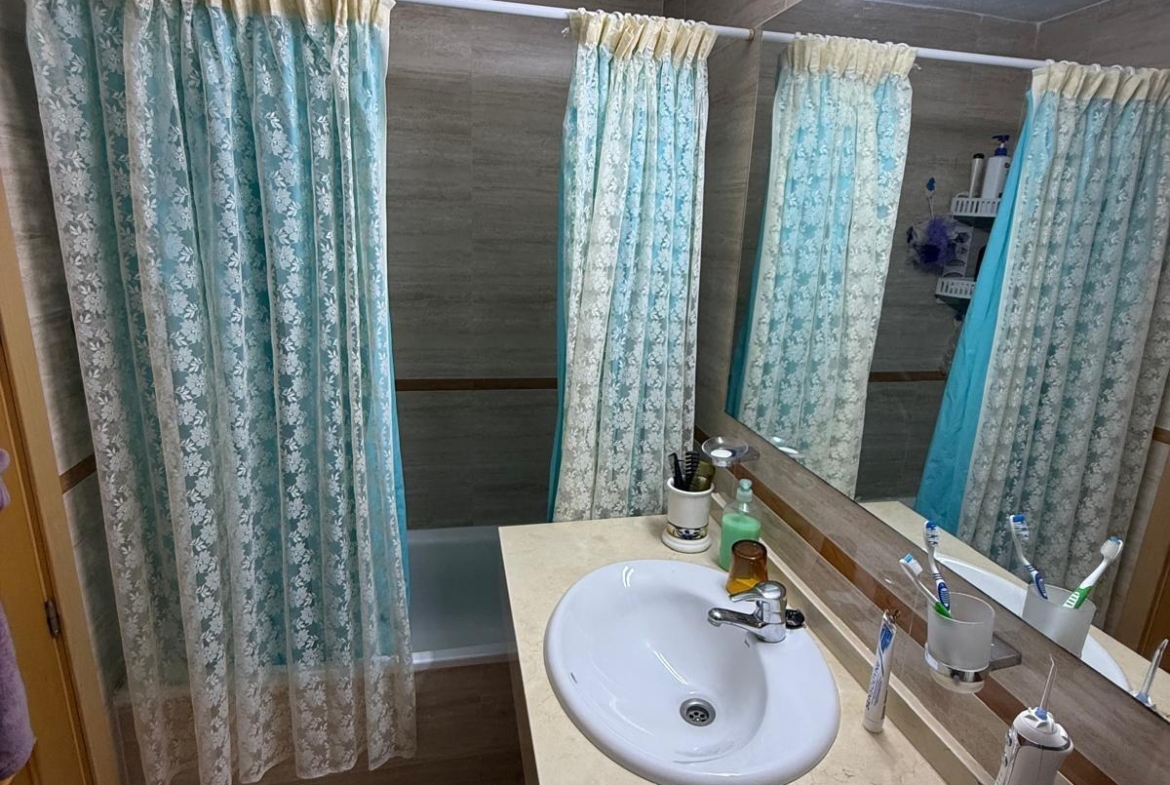 Ático Dúplex con Solárium Privado y Vistas a la Cala de Finestrat
