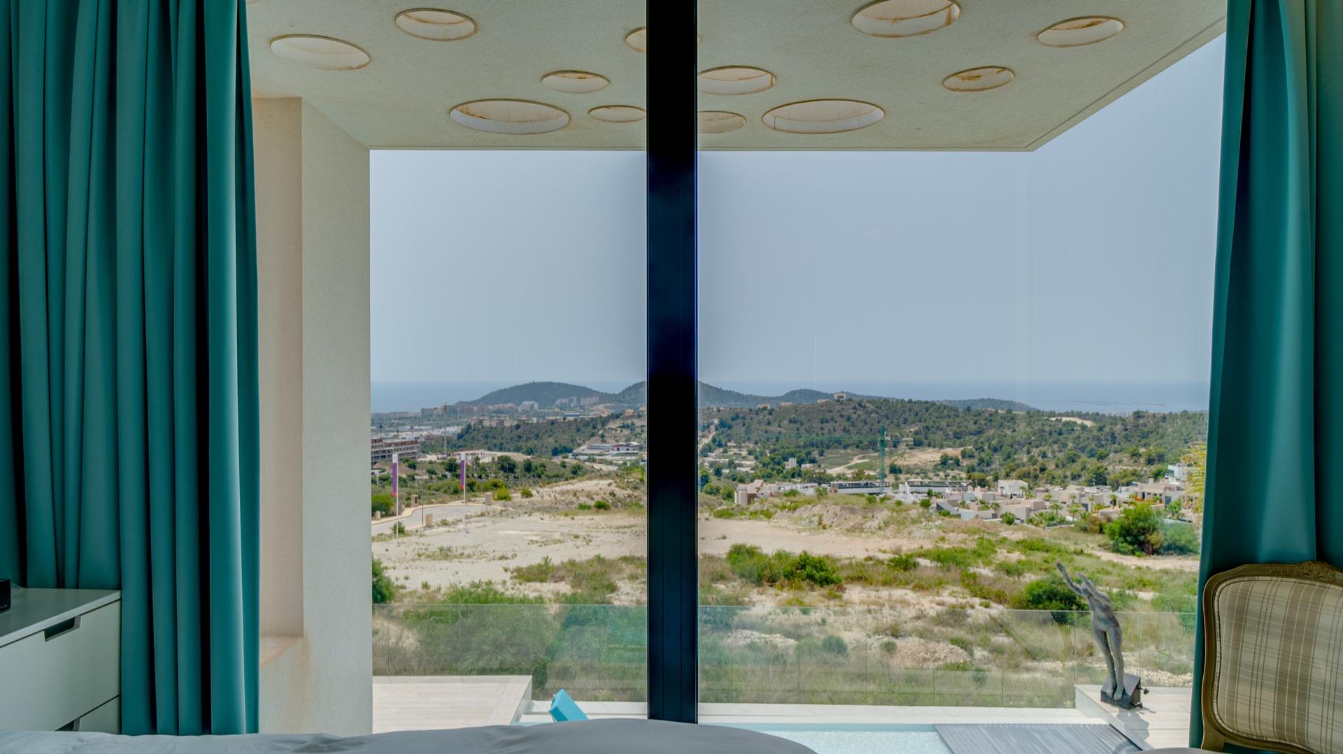 LUXURY VILLA FOR A LARGE FAMILY IN FINESTRAT