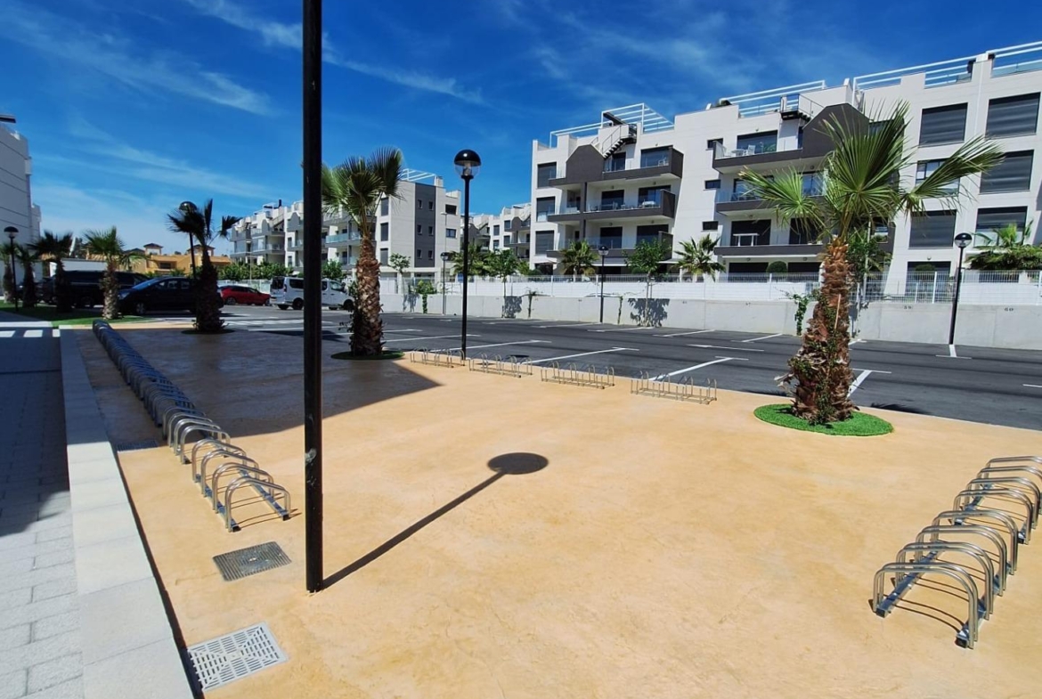 Nieuwbouw appartement in Villamartin met parkeerplaats en gemeenschappelijk zwembad
