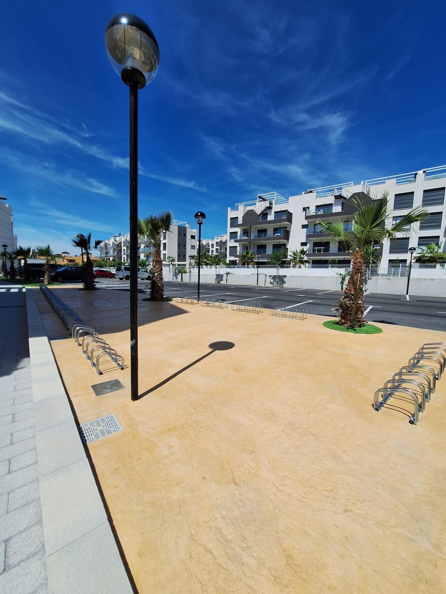 Nieuwbouw appartement in Villamartin met parkeerplaats en gemeenschappelijk zwembad