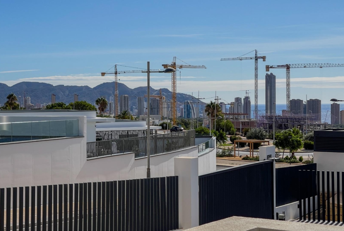 Moderne duplex met 5 slaapkamers in het exclusieve Campirroso complex, Finestrat