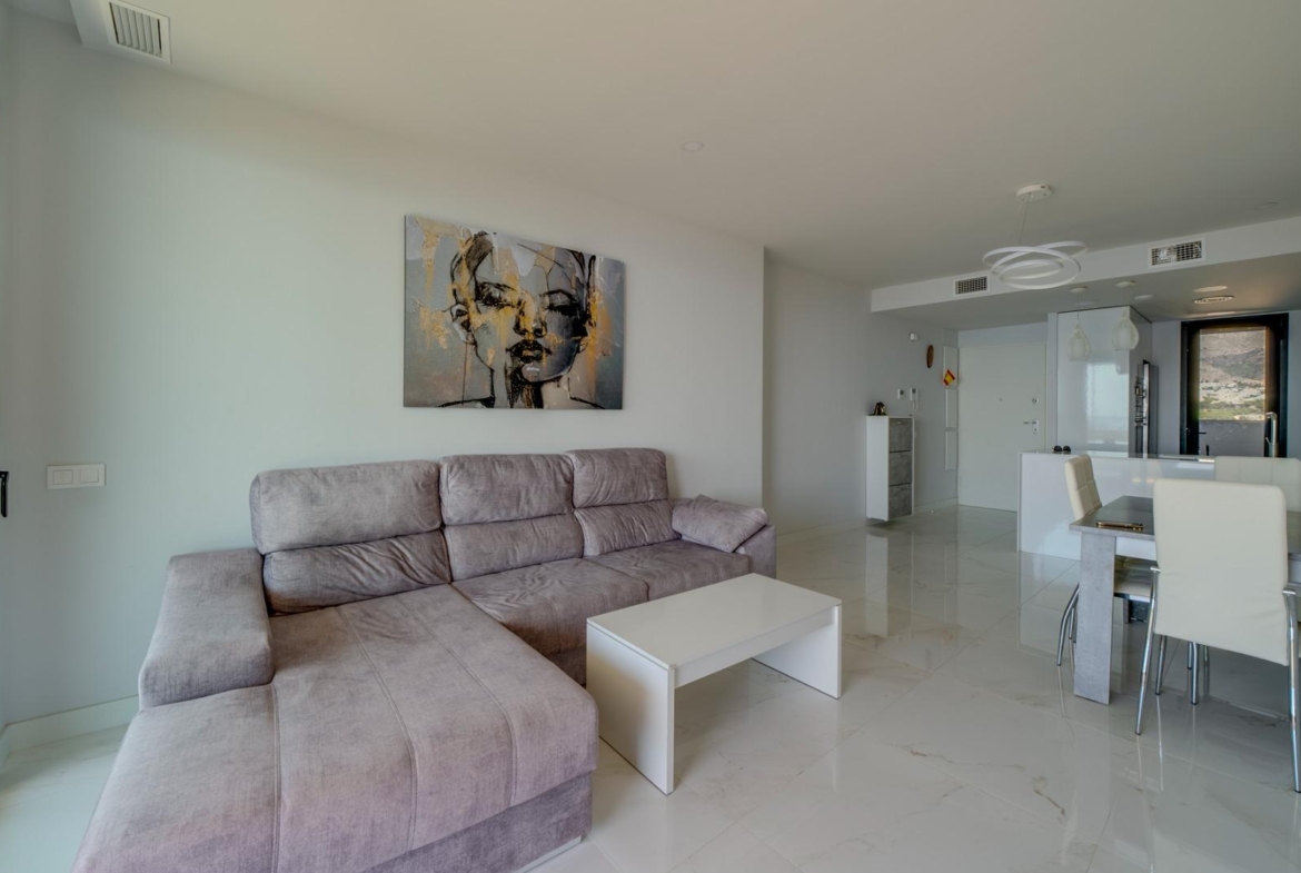 Exclusivo Piso en la Cala de Benidorm con Vistas al Mar
