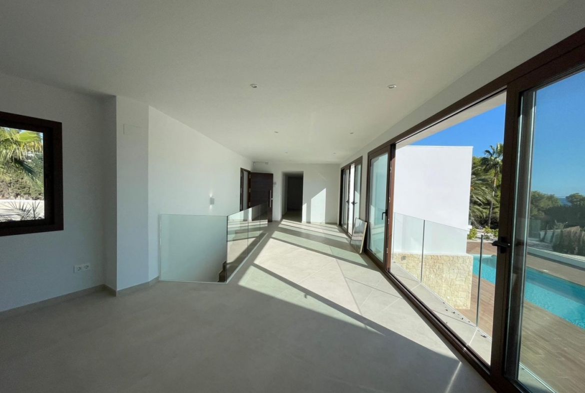 LUXURY VILLA IN ALTEA