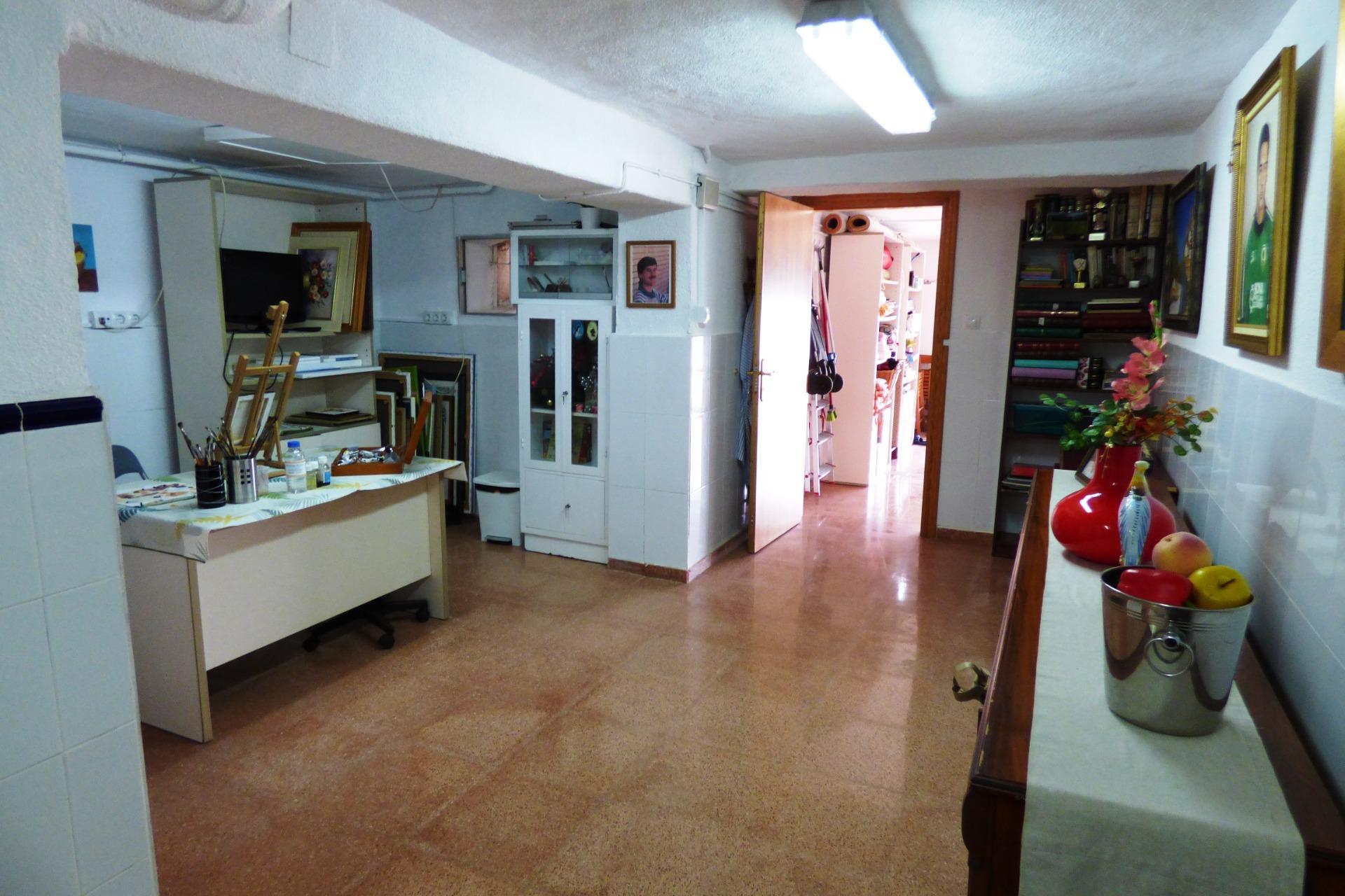 Chalet Adosado con Estilo Único a Pocos Pasos de la Playa de San Juan