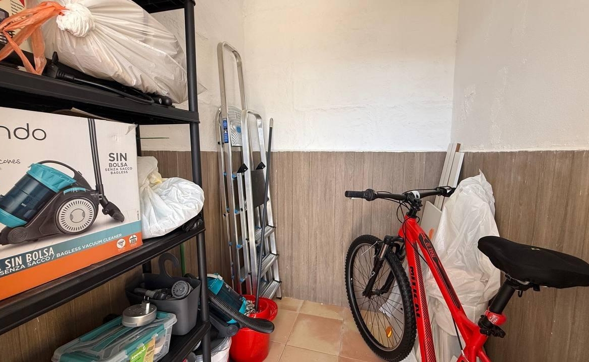 Bungalow with newly renovated, 2 bedrooms, 1 bathroom