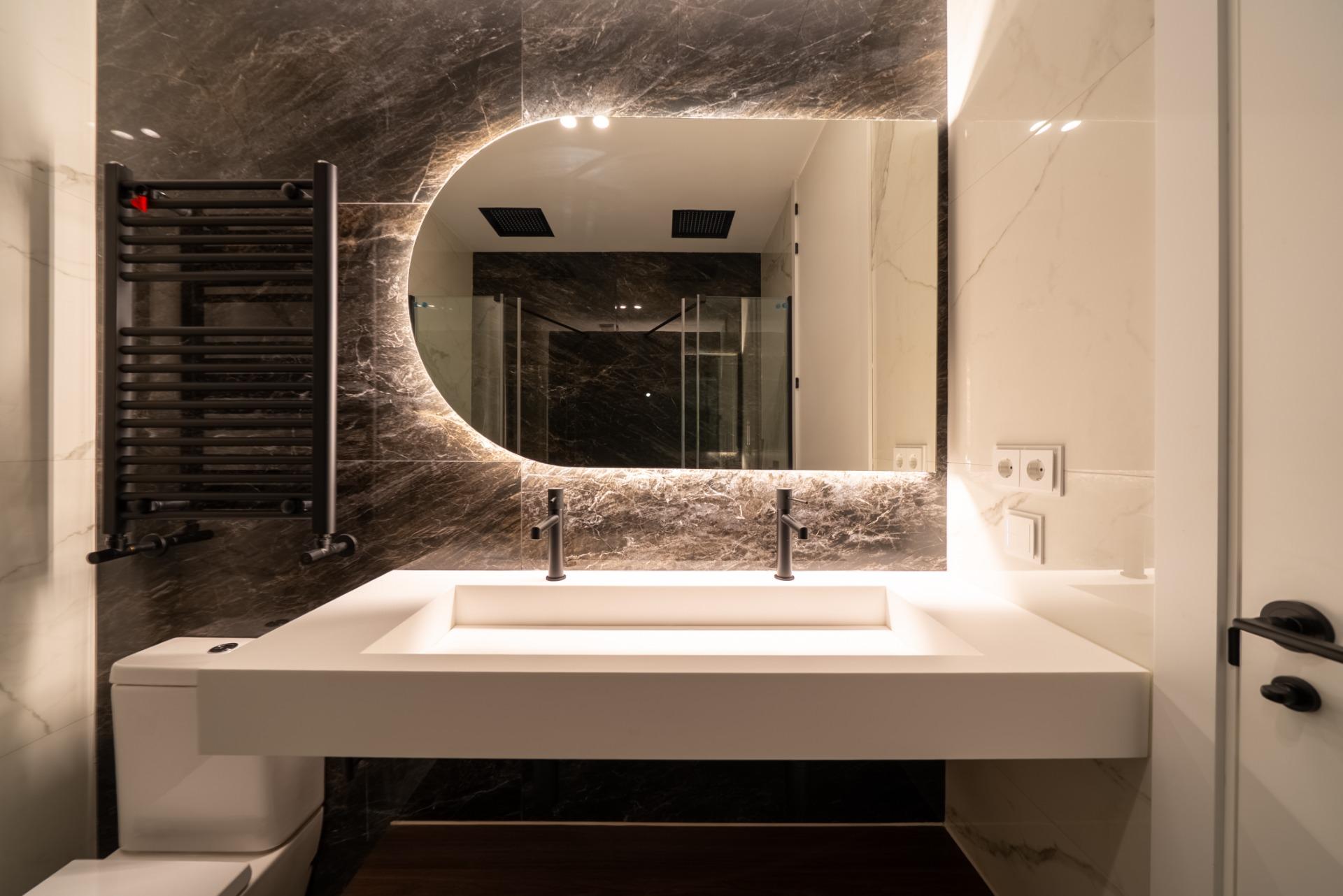 ELEGANT REFURBISHED APARTMENT IN RECOLETOS NEIGHBORHOOD, MADRID