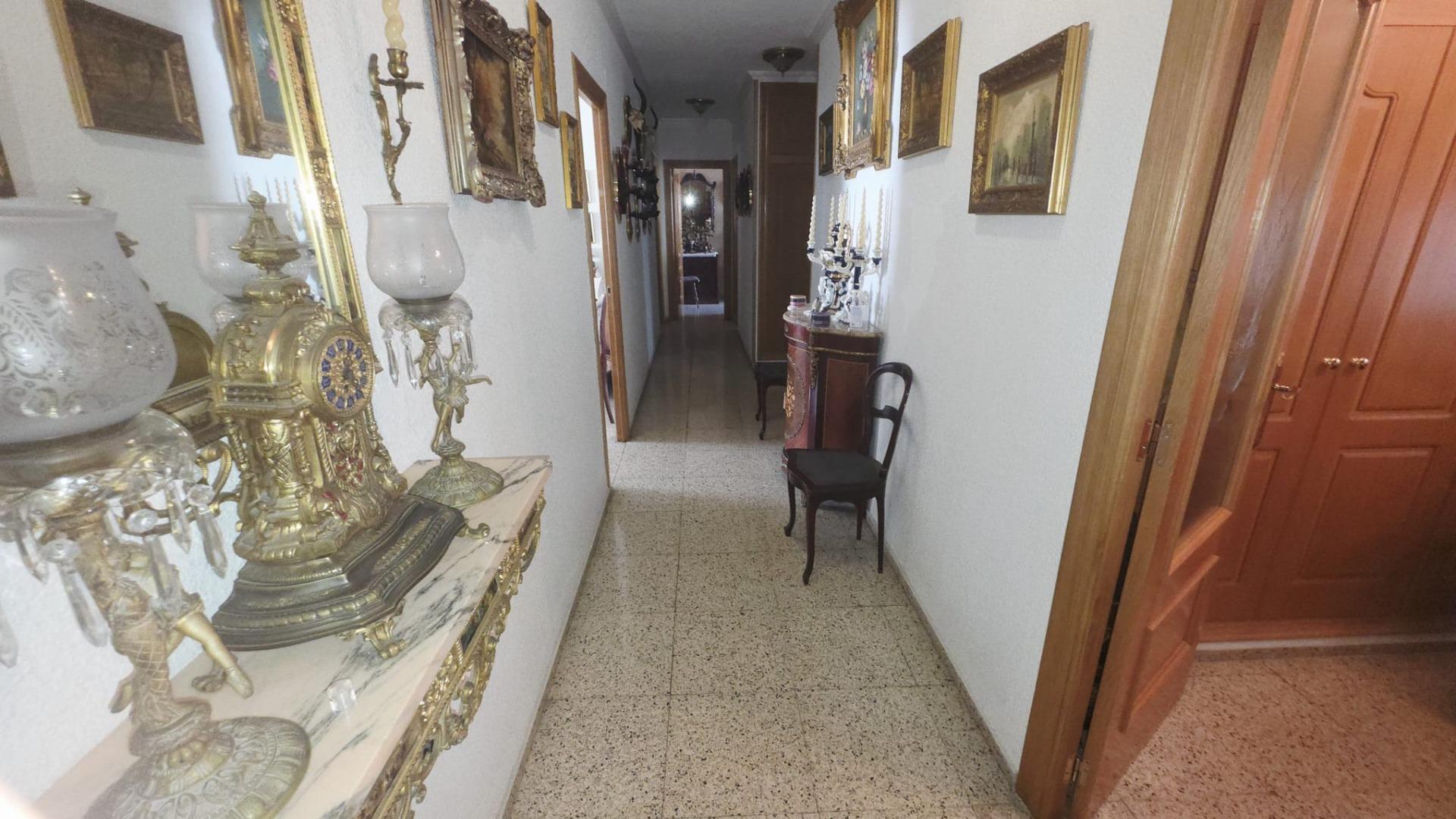 2-28-140 Magnifica vivienda en pleno centro de Alicante con ascensor y garaje, junto al Corte Inglés