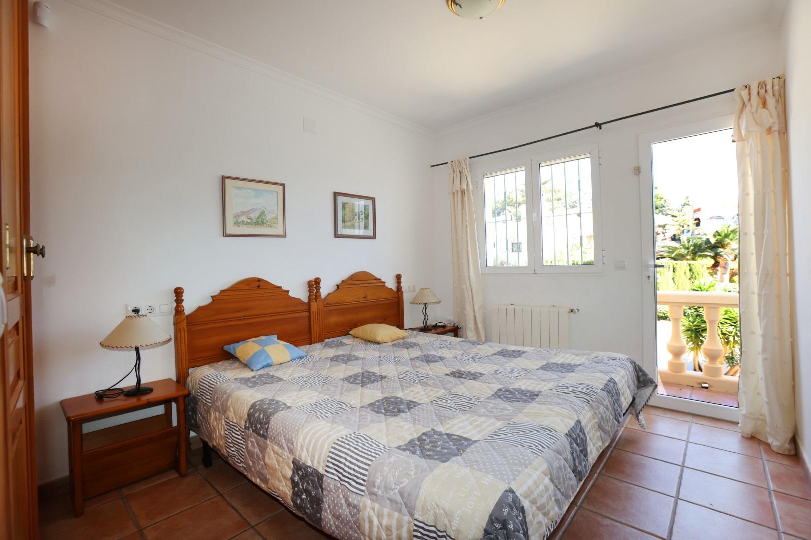 2-28-32 Mediterranean style villa with pool and close to the sea