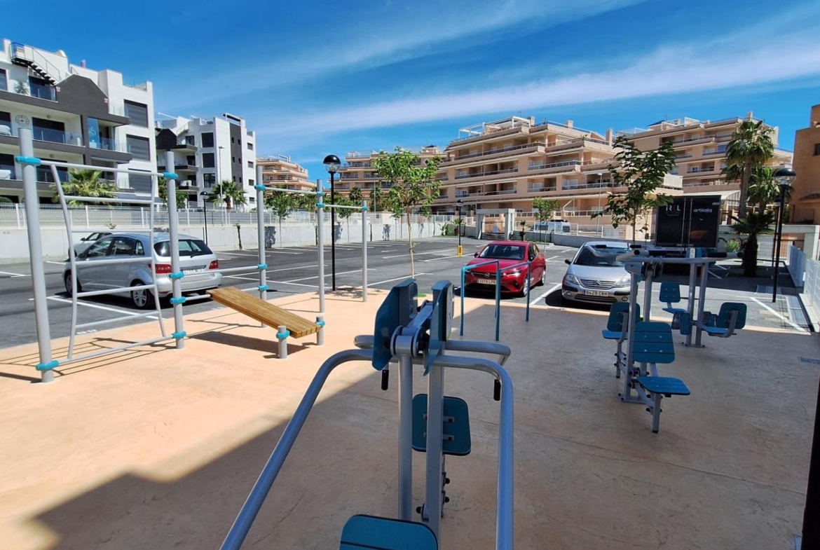 Nieuwbouw appartement in Villamartin met parkeerplaats en gemeenschappelijk zwembad