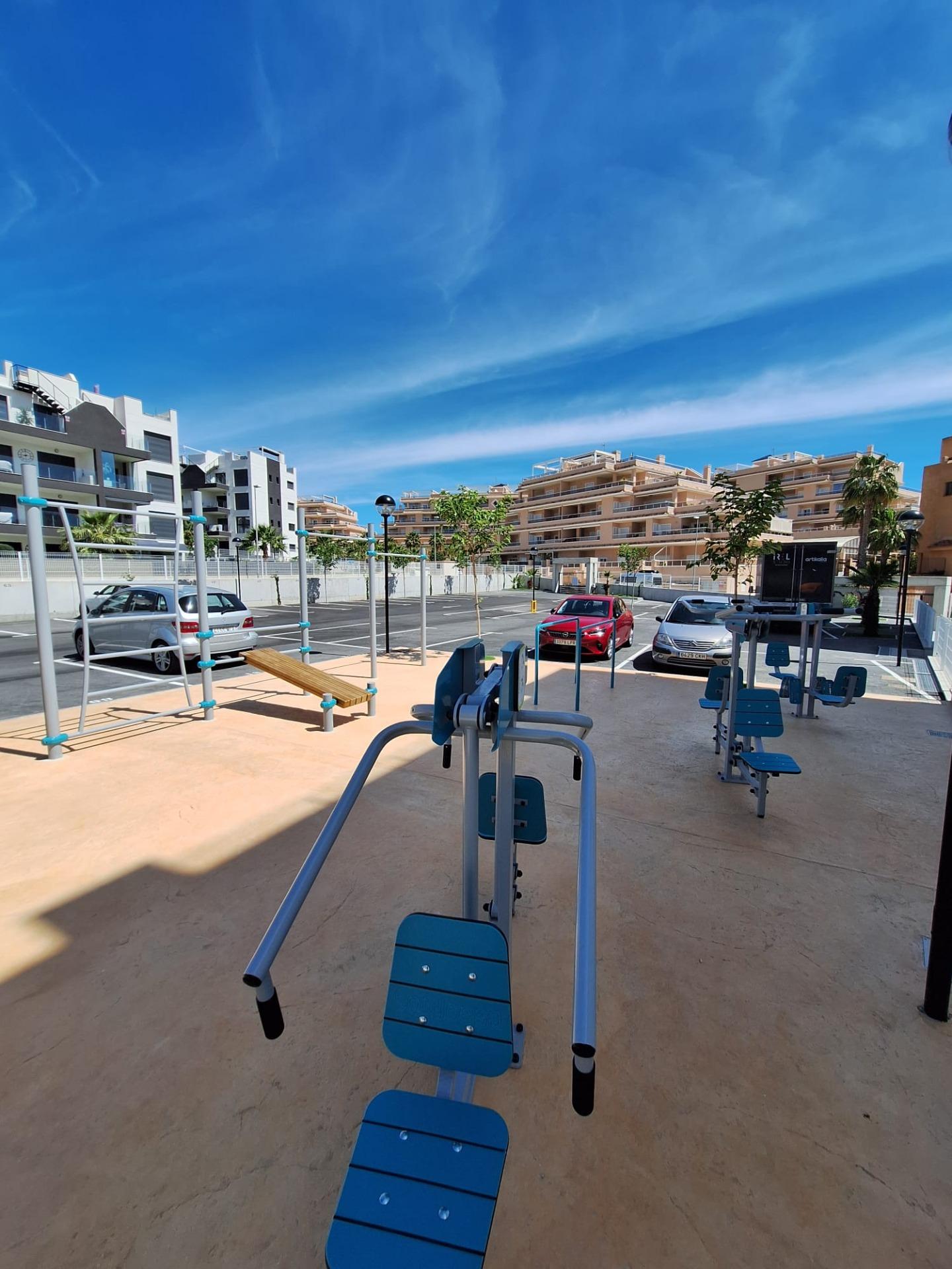 Nieuwbouw appartement in Villamartin met parkeerplaats en gemeenschappelijk zwembad