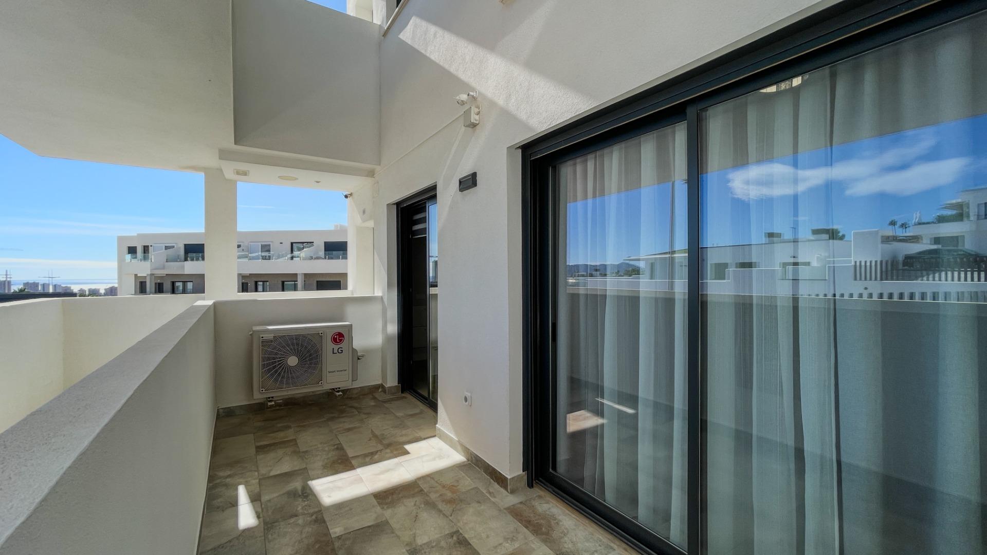 2-28-55 Moderne duplex met 5 slaapkamers in het exclusieve Campirroso complex, Finestrat
