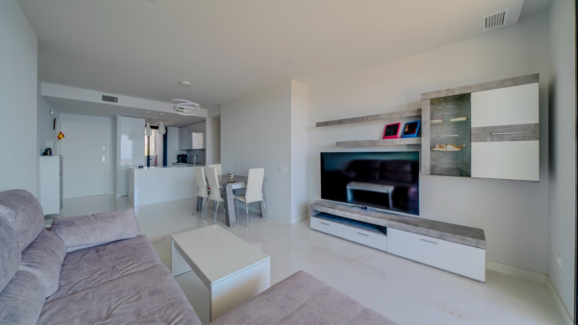 Exclusivo Piso en la Cala de Benidorm con Vistas al Mar