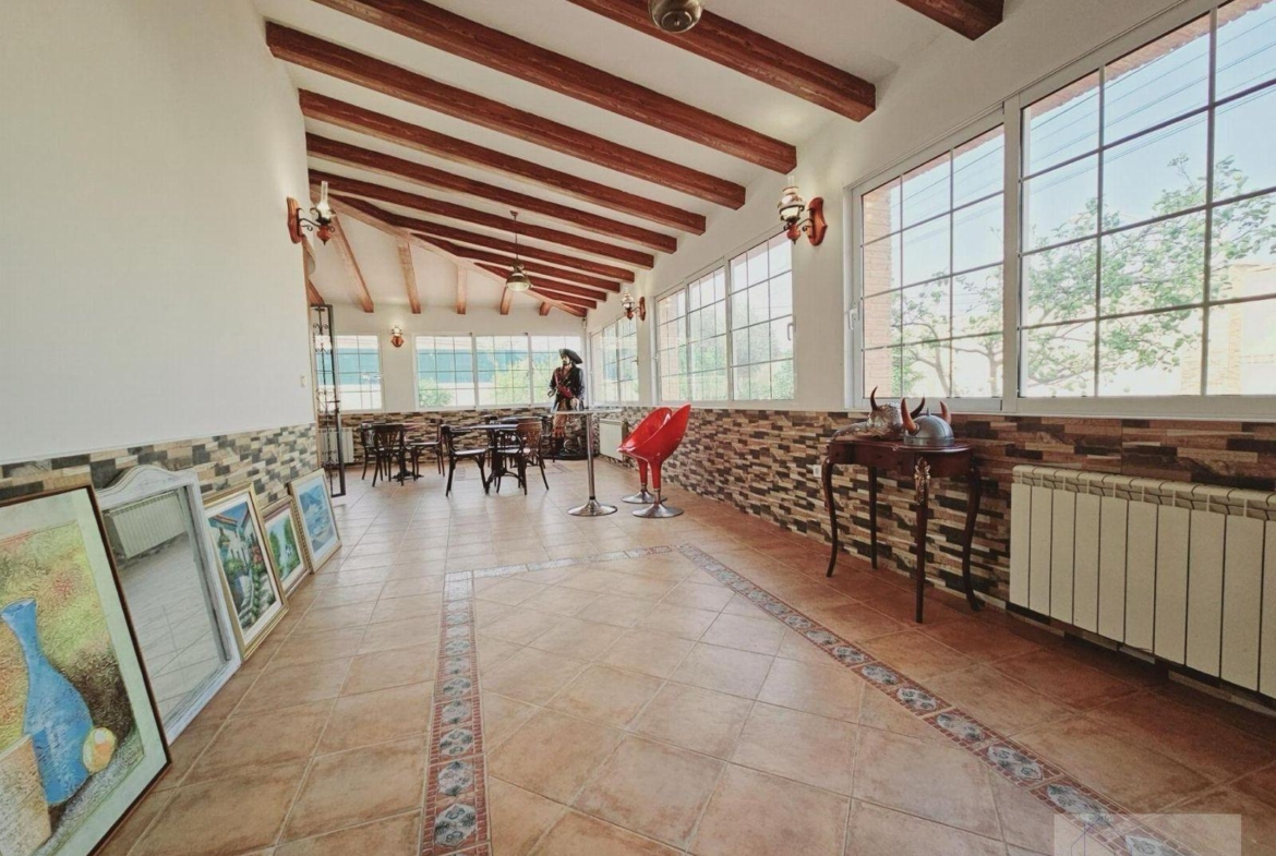 VILLA EN LA SIESTA CON 800 METROS DE PARCELA. PISCINA PRIVADA. 330 M2 DE CASA.