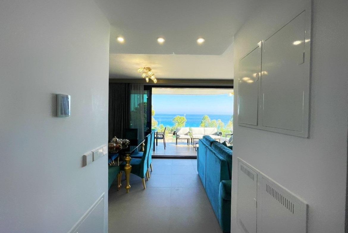Moderne nieuwe appartementen aan de oevers van de Middellandse Zee