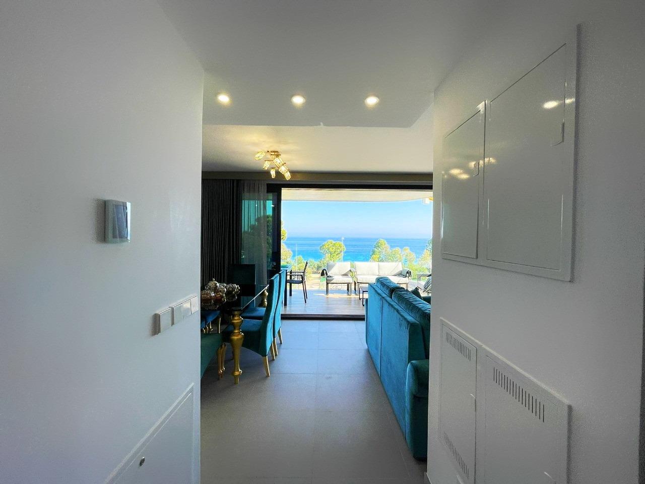 Moderne nieuwe appartementen aan de oevers van de Middellandse Zee