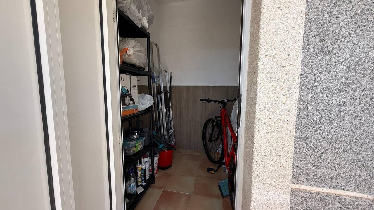 2-28-96 Bungalow with newly renovated, 2 bedrooms, 1 bathroom