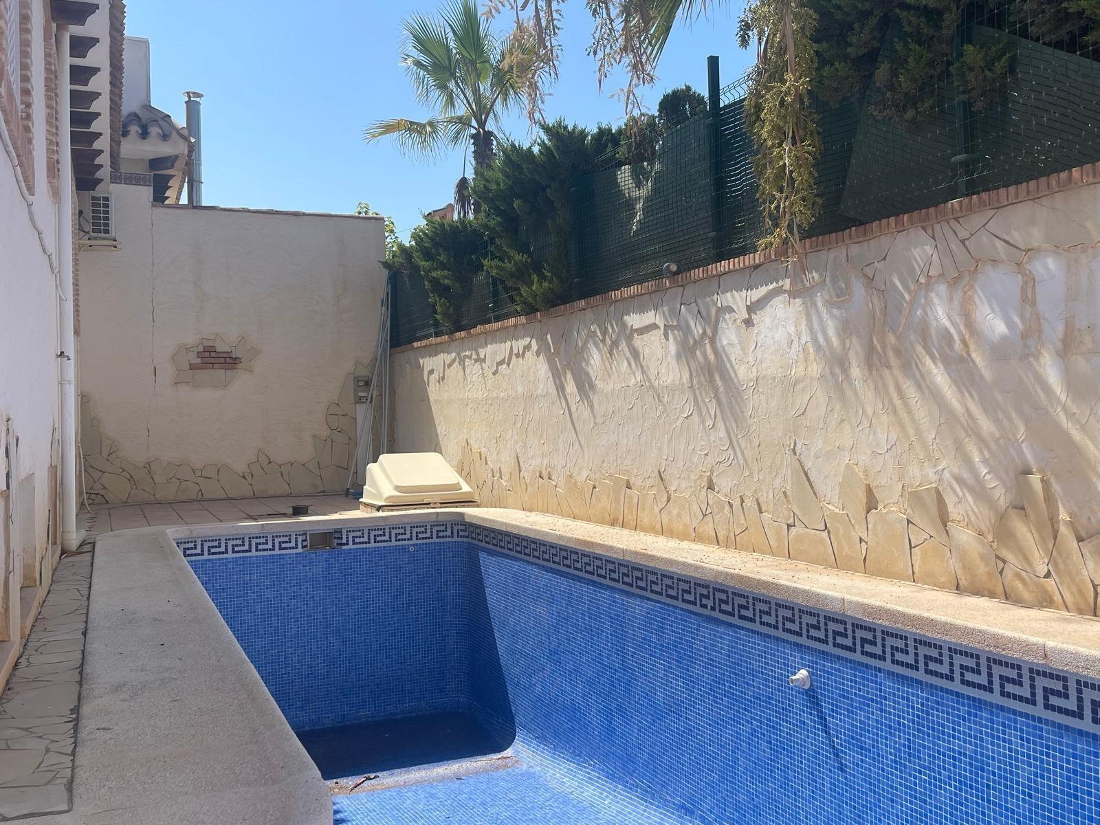 VILLA PARADA CON VISTAS AL MAR Y A 200 METROS DE PLAYA! ZONA TORRE LA MATA. 5 DRM. 3 BAÑOS. PISCINA PRIVADA.