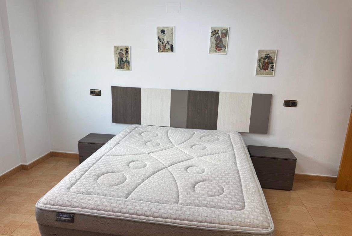 Spacious Semi-New Apartment in Torrevieja, Ideal for Living