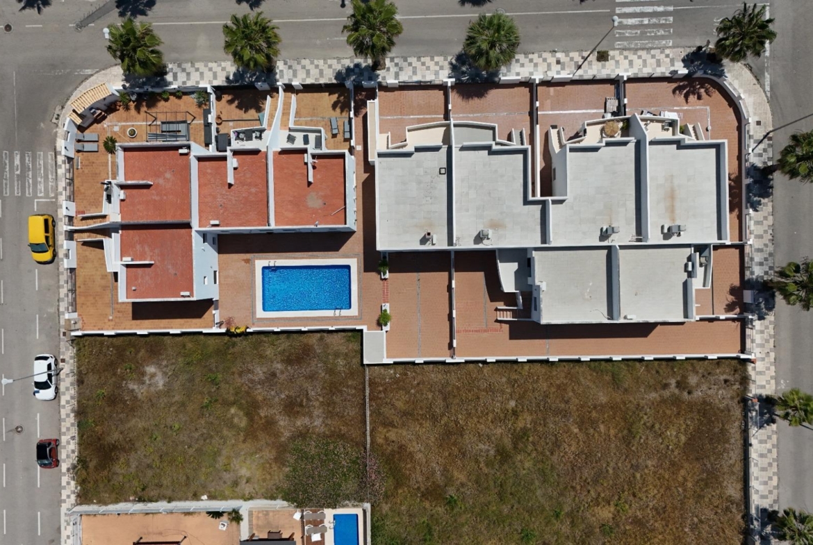 Exclusive townhouses in Oliva Nova: style, comfort, and sea just 500 m away