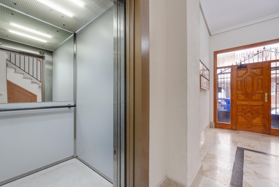 ÁTICO DE 2 HABITACIONES 2 BAÑOS Y AMPLIA TERRAZA