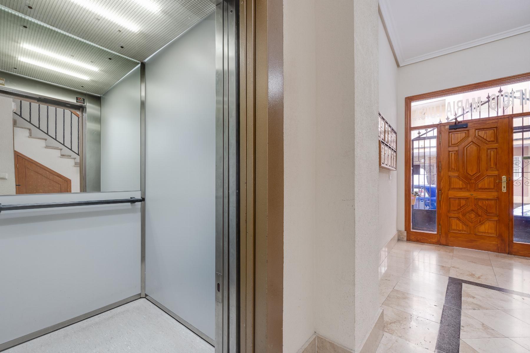 ÁTICO DE 2 HABITACIONES 2 BAÑOS Y AMPLIA TERRAZA