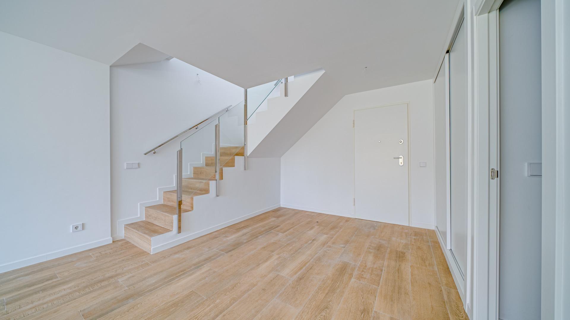 2-29-18 New spacious duplex in Finestrat.